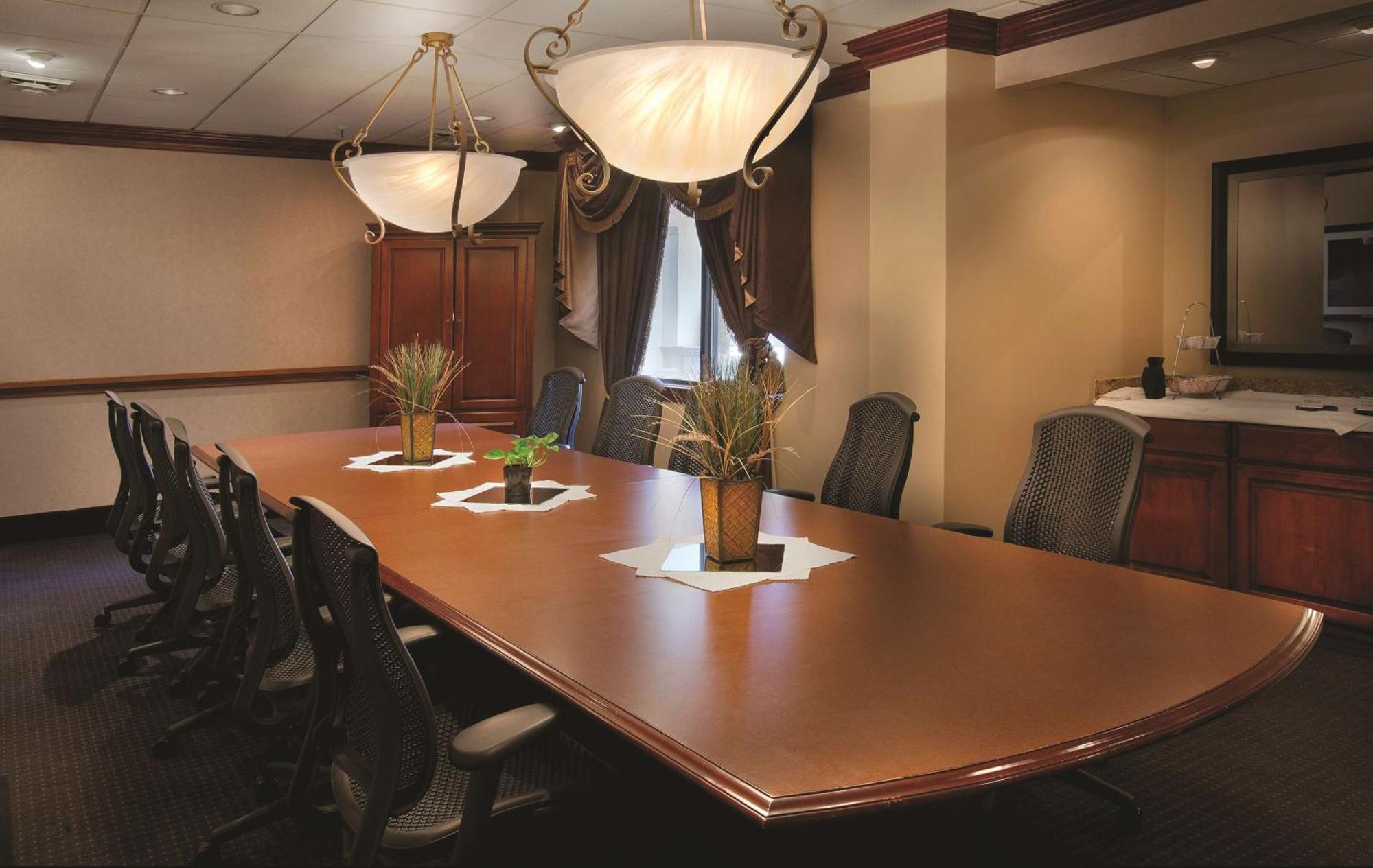Embassy Suites By Hilton Greensboro Airport Ngoại thất bức ảnh