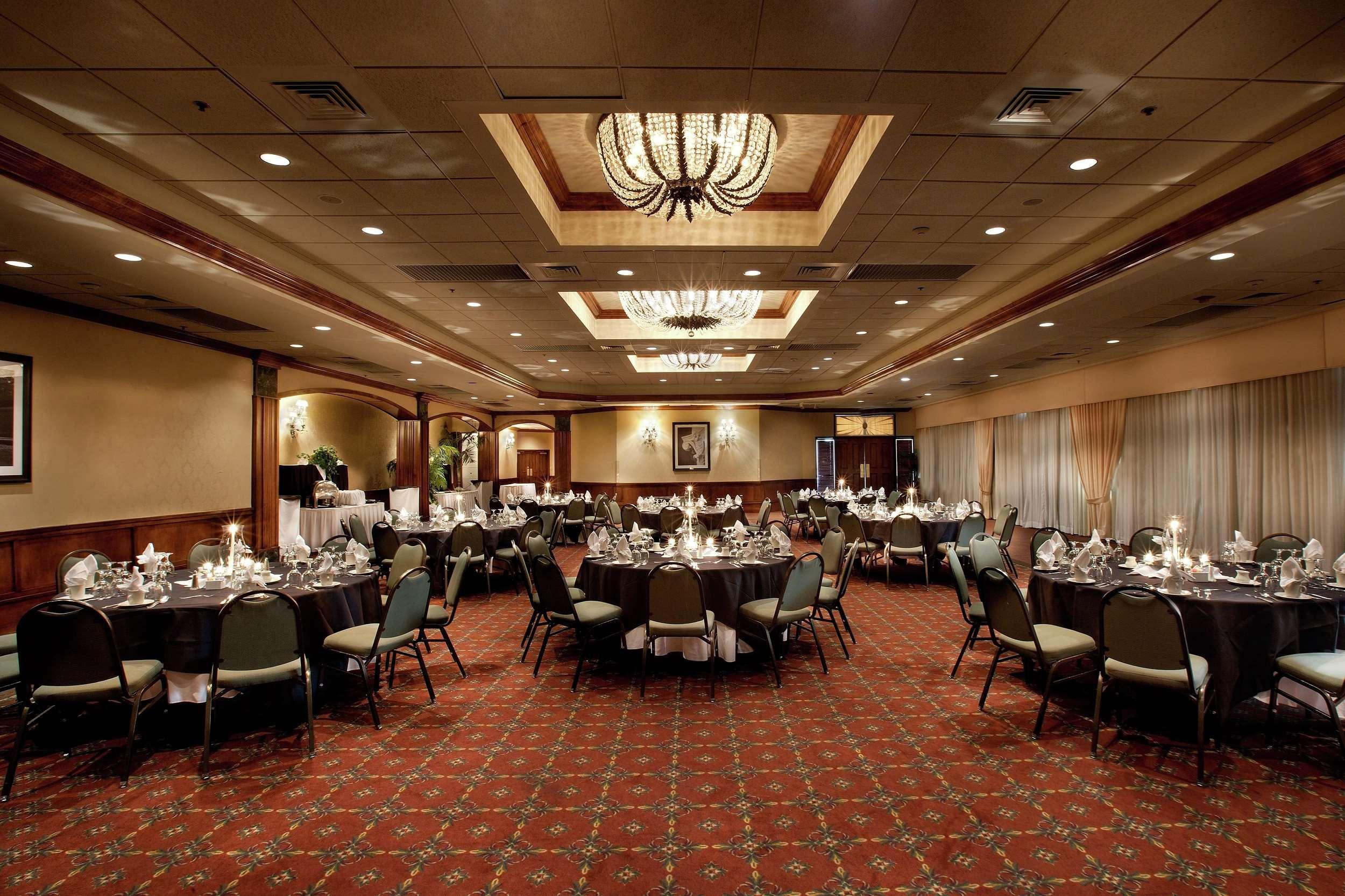 Embassy Suites By Hilton Greensboro Airport Ngoại thất bức ảnh