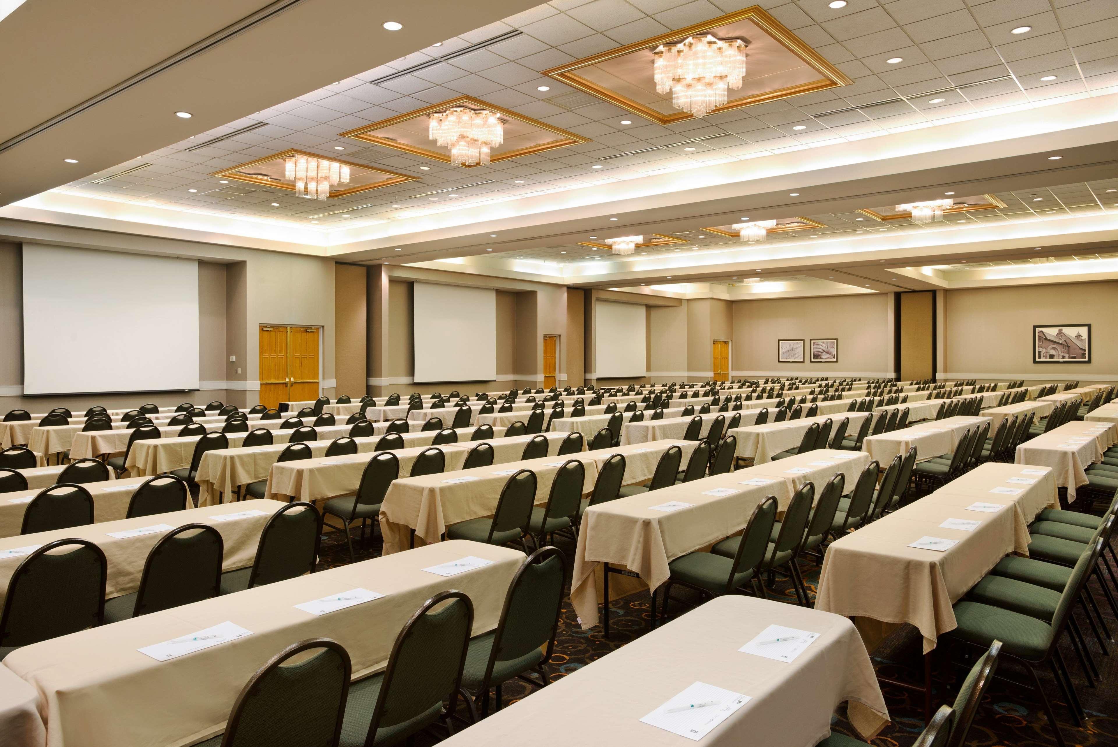 Embassy Suites By Hilton Greensboro Airport Ngoại thất bức ảnh
