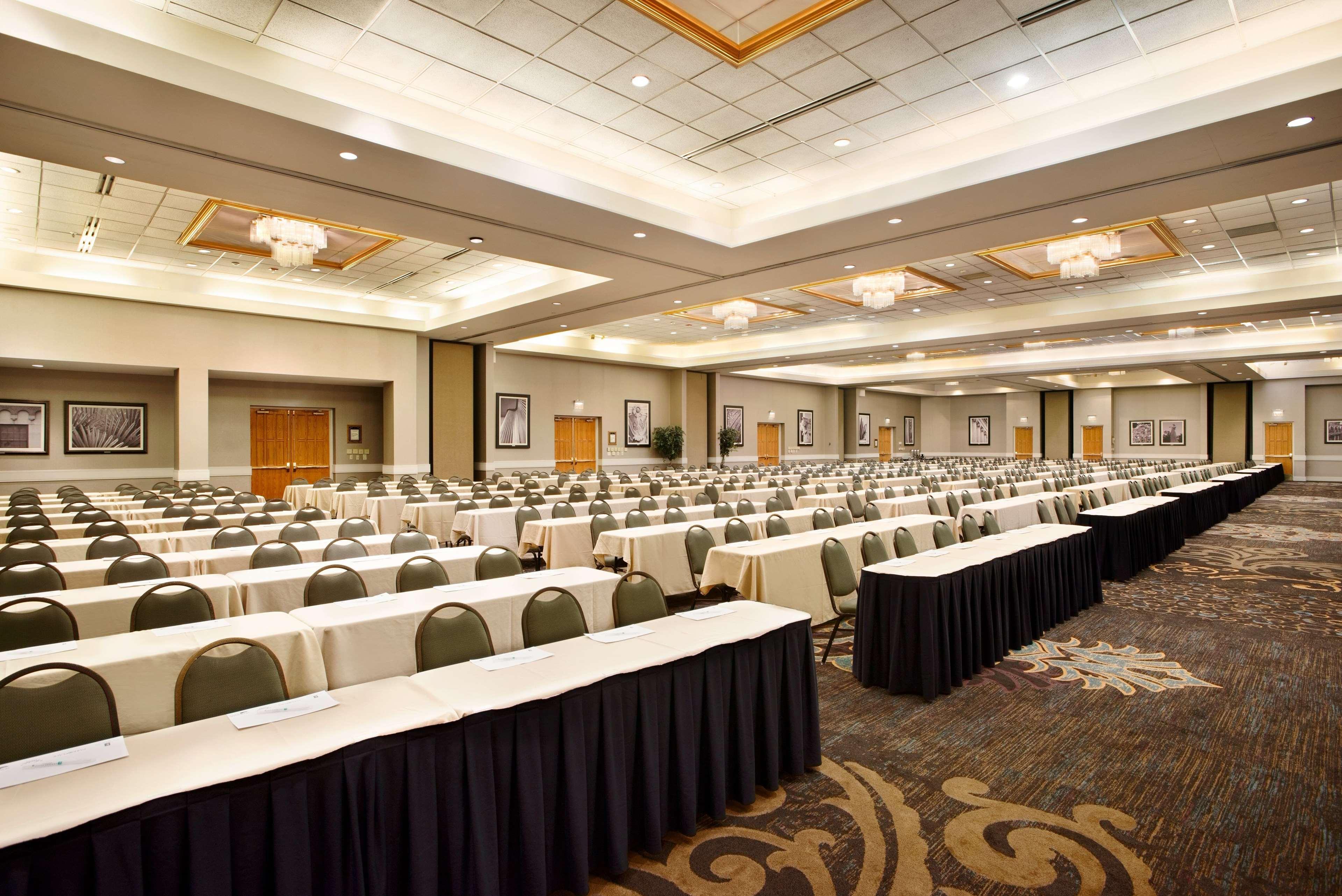 Embassy Suites By Hilton Greensboro Airport Ngoại thất bức ảnh