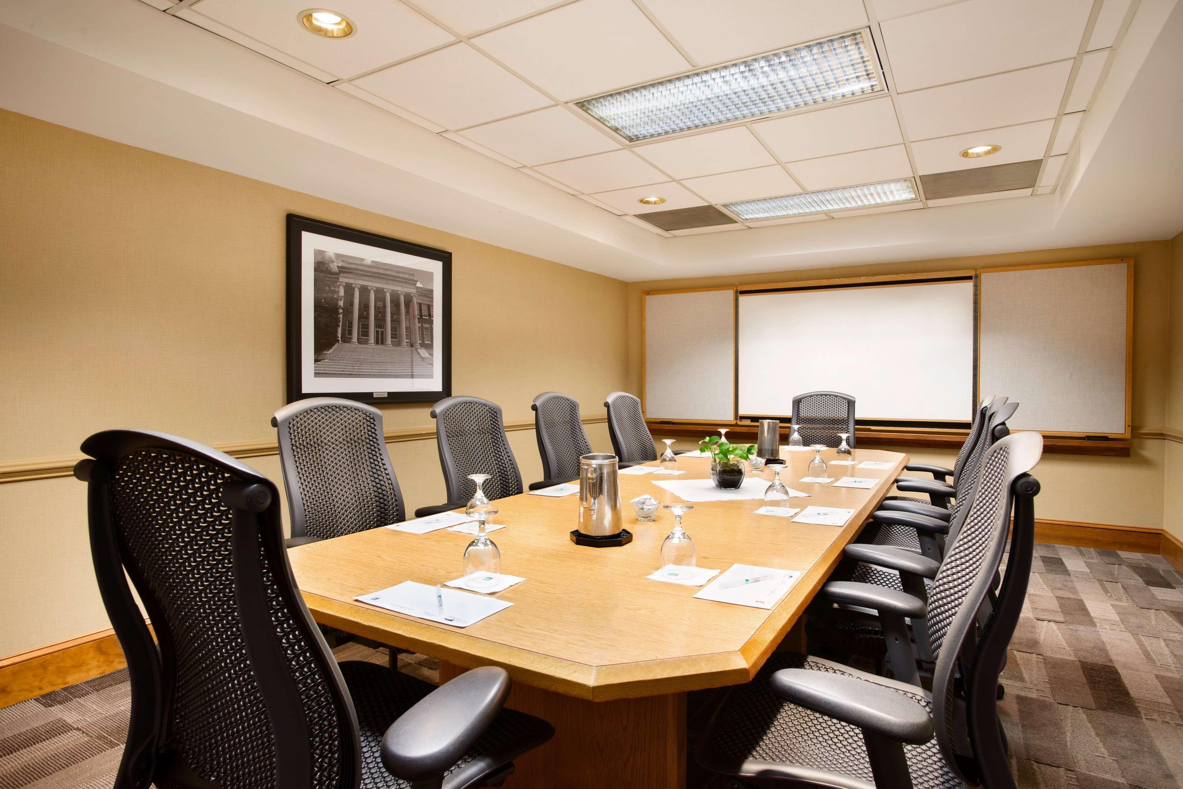 Embassy Suites By Hilton Greensboro Airport Ngoại thất bức ảnh