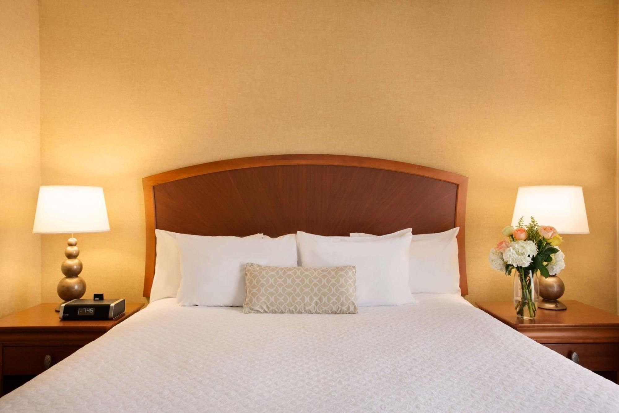 Embassy Suites By Hilton Greensboro Airport Ngoại thất bức ảnh