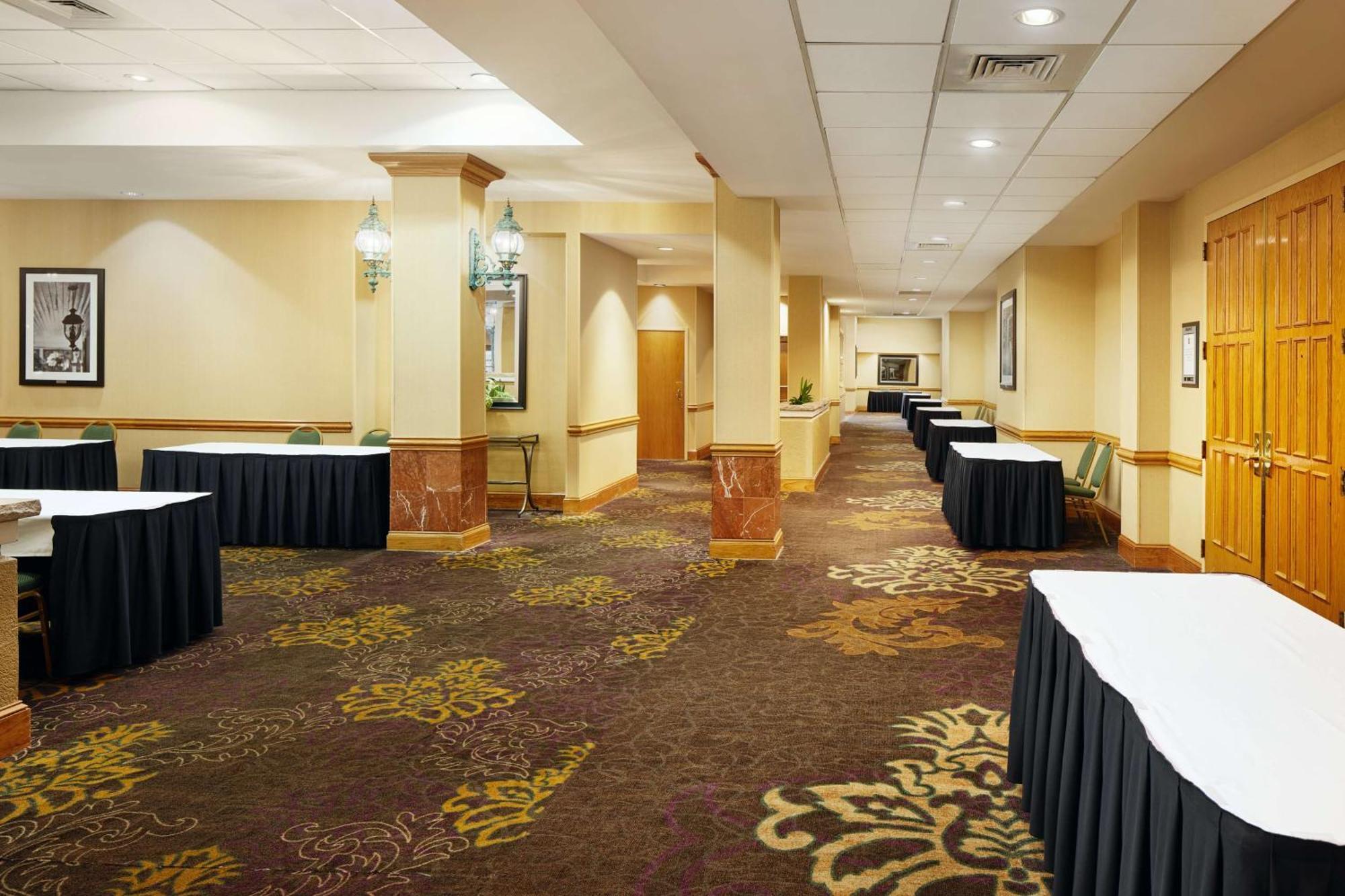 Embassy Suites By Hilton Greensboro Airport Ngoại thất bức ảnh