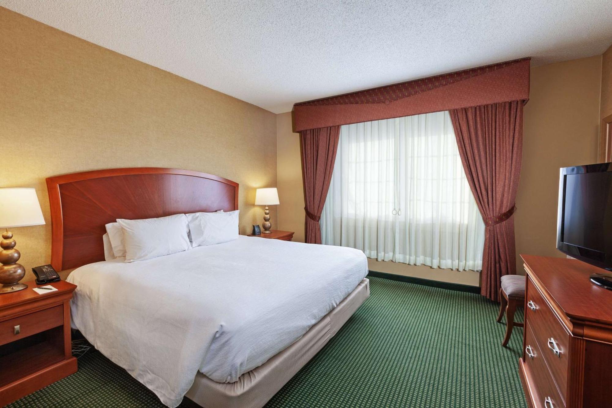 Embassy Suites By Hilton Greensboro Airport Ngoại thất bức ảnh
