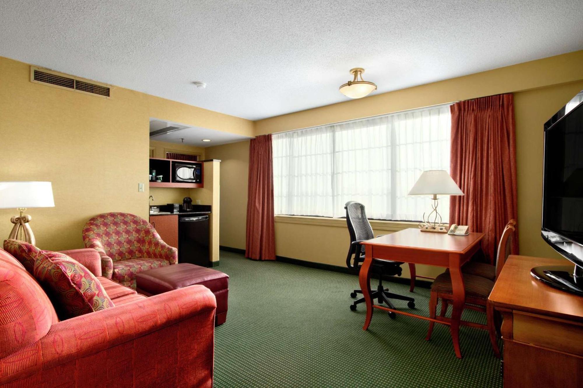 Embassy Suites By Hilton Greensboro Airport Ngoại thất bức ảnh