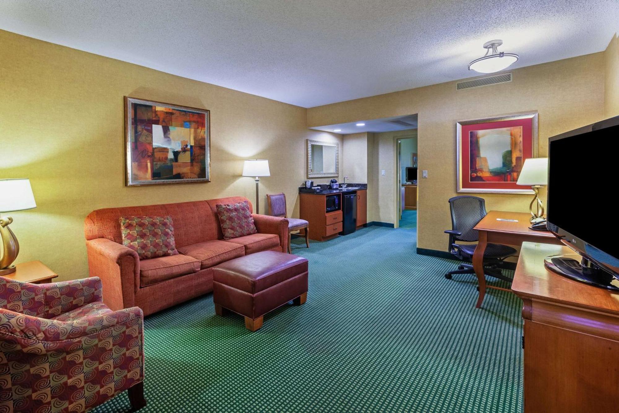 Embassy Suites By Hilton Greensboro Airport Ngoại thất bức ảnh