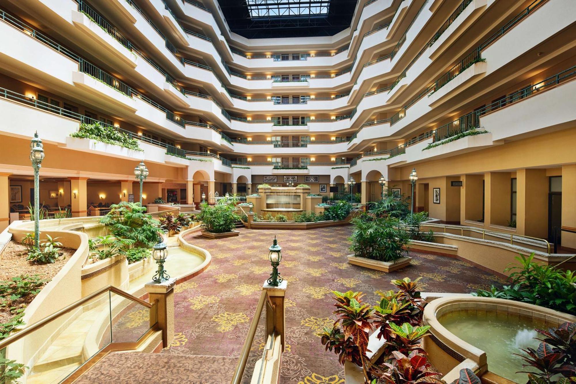 Embassy Suites By Hilton Greensboro Airport Ngoại thất bức ảnh
